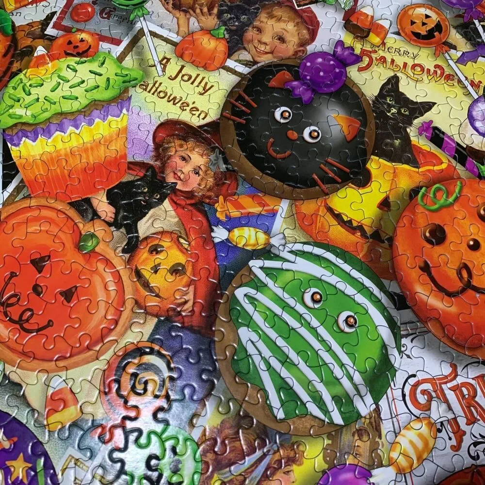 White Mountain Trick or Treat 1000 Piece Jigsaw Puzzle Halloween Made in USA